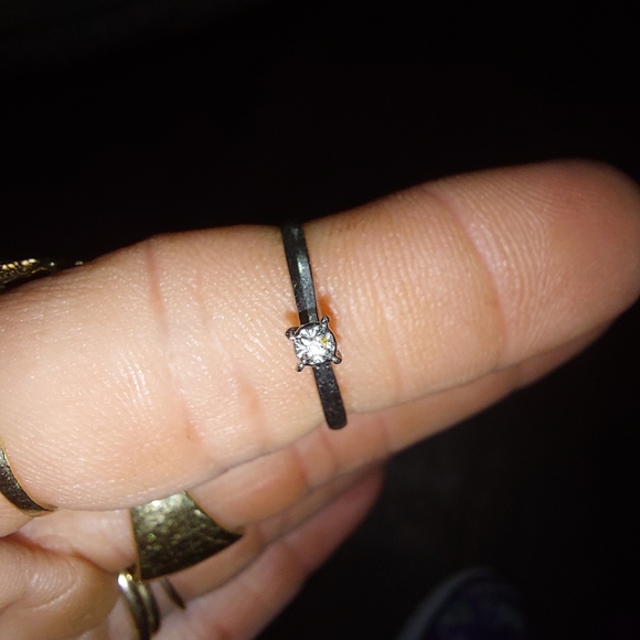 10K P white gold genuine diamond ring, size 5.25 - Picture 3 of 8